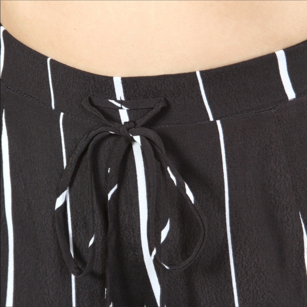 Wide Leg Chiffon  Pants - Picture 4 of 5